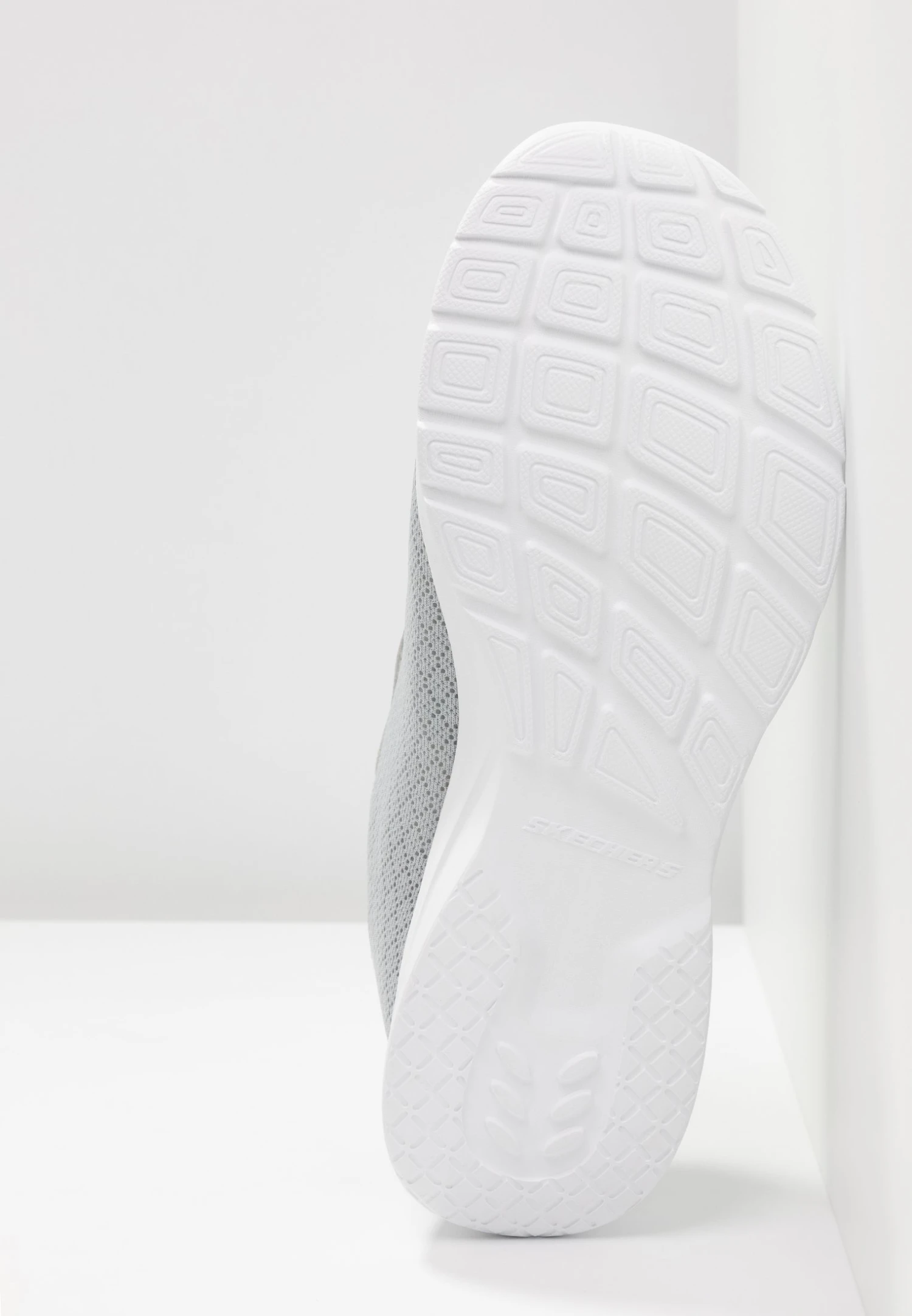 Dynamight 2.0 - Trainers - Light Gray/Pink Trim 9 Dynamight 2.0 - Trainers - Light Gray/Pink Trim - Image 7