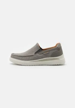 Skechers Proven Classic Fit - Trainers - Taupe